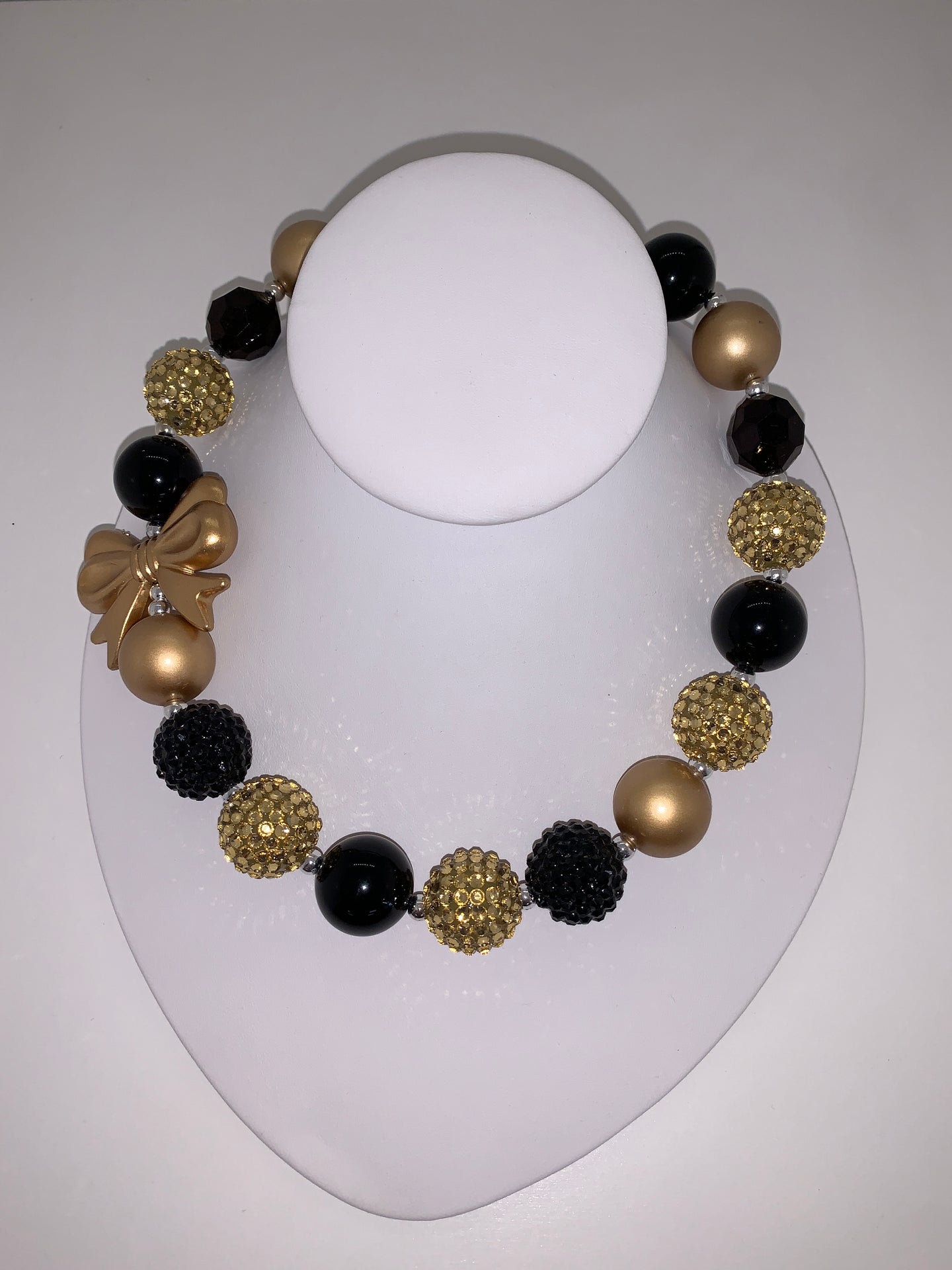 Black and gold magic necklace